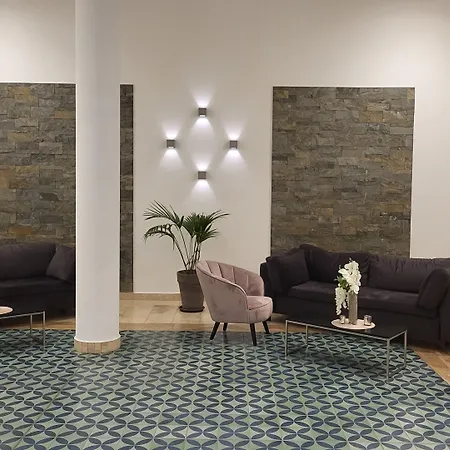 D50 Hotel 4*